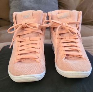 Puma High trendy hightop Size 7